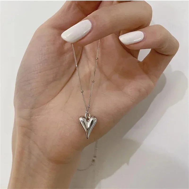 Vintage Golden Silver Color Heart Pendant Necklace for Women New Trend Girls Clavicle Chain Jewelry Birthday Gifts Wholesale