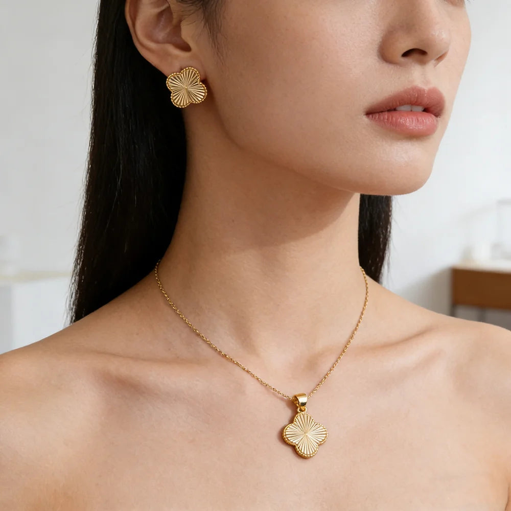 316L Stainless Steel Pendant Necklace18K Gold Plated Fashion Jewelry Individualistic Waterproof Holiday Jewelry Accessories